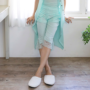 裾レーシートリム7分丈ボトム